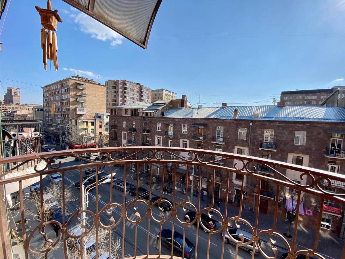 City Center Cute Flat 3 Rooms Yerevan Exterior photo