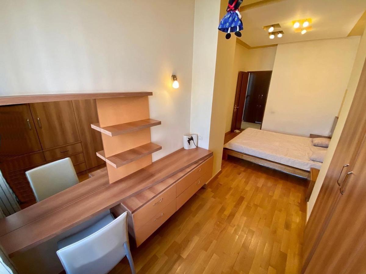 City Center Cute Flat 3 Rooms Yerevan Exterior photo