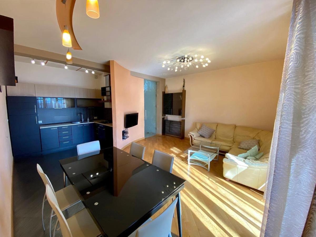 City Center Cute Flat 3 Rooms Yerevan Exterior photo